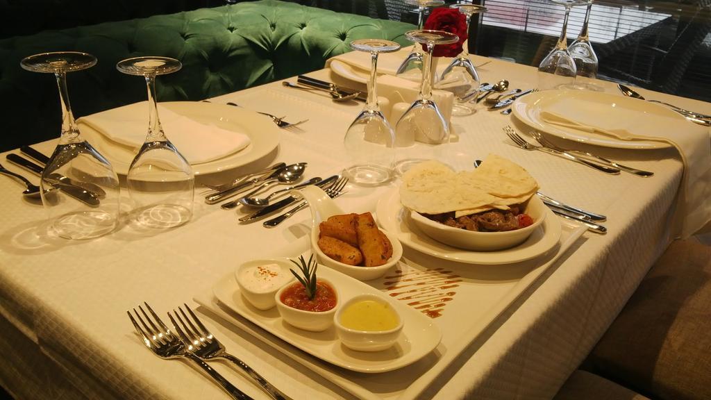 איסטמבול Atasehir Palace Hotel & Conference מראה חיצוני תמונה