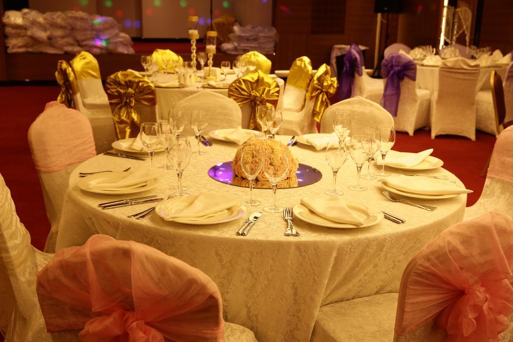 איסטמבול Atasehir Palace Hotel & Conference מראה חיצוני תמונה