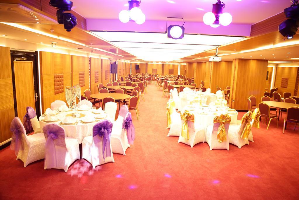 איסטמבול Atasehir Palace Hotel & Conference מראה חיצוני תמונה